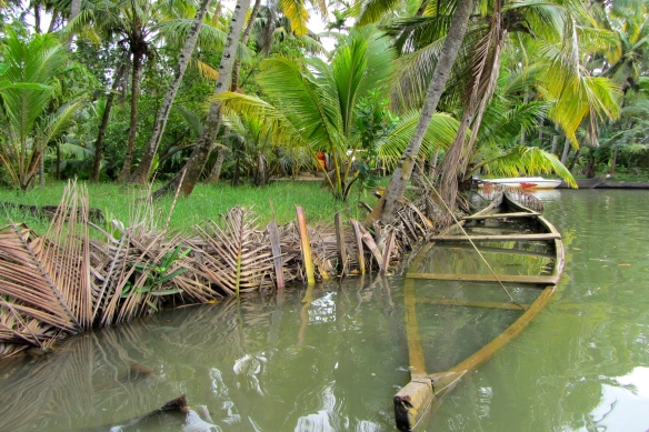 Quilon backwaters boat trip off the beaten track Kerala